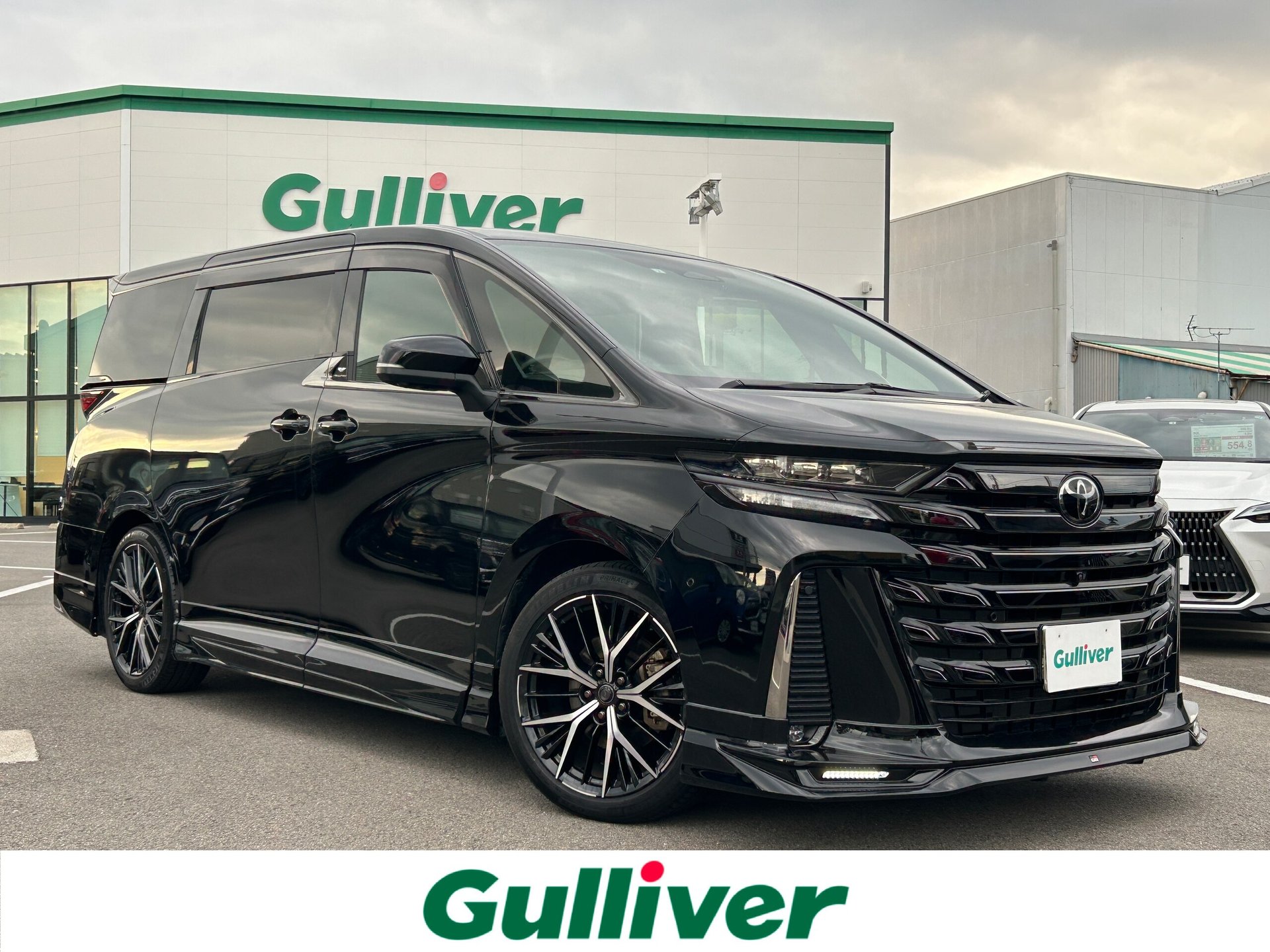 TOYOTA VELLFIRE - View 1