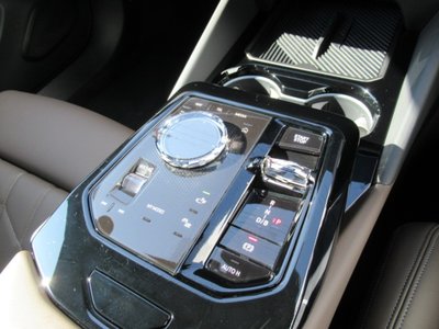 2025 BMW I5 缩略图 36