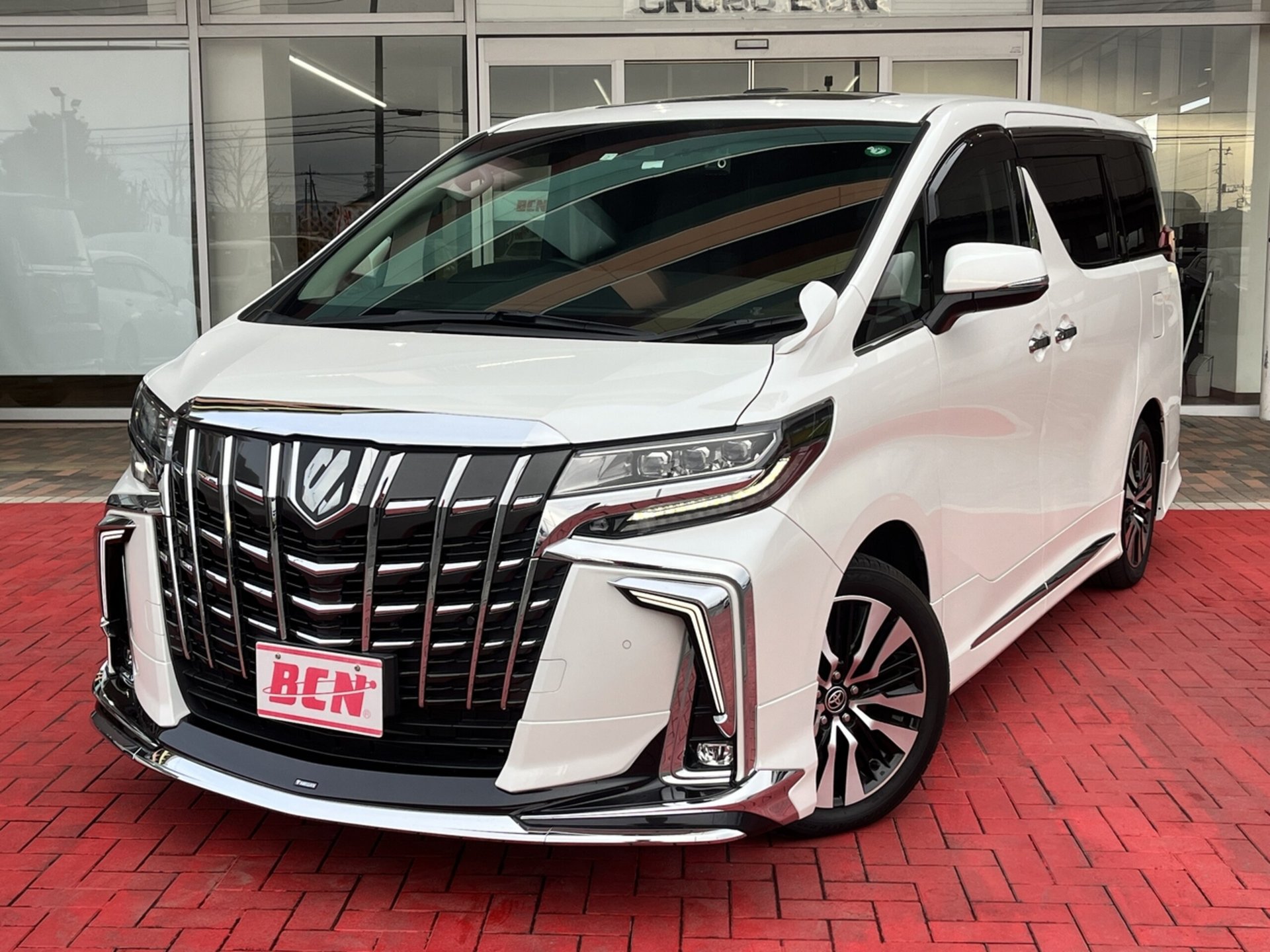TOYOTA ALPHARD - View 1