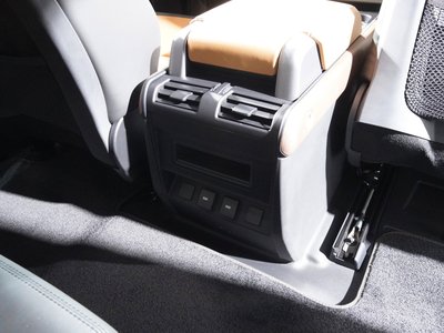 2024 LAND Rover DEFENDER 缩略图 32