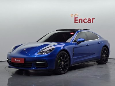 PORSCHE PANAMERA - 1