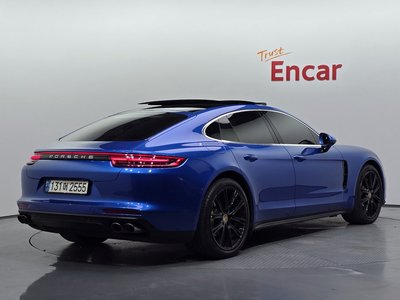 PORSCHE PANAMERA - 5