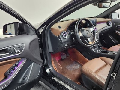 MERCEDES-BENZ GLA - 10