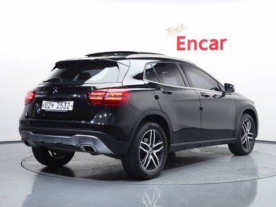 MERCEDES-BENZ GLA - 5