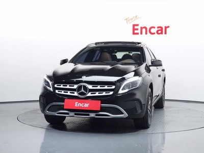 MERCEDES-BENZ GLA - 2