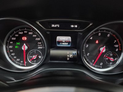MERCEDES-BENZ GLA - 8
