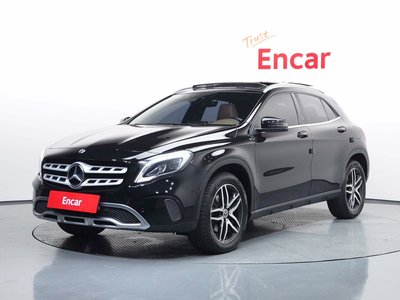 MERCEDES-BENZ GLA - 1