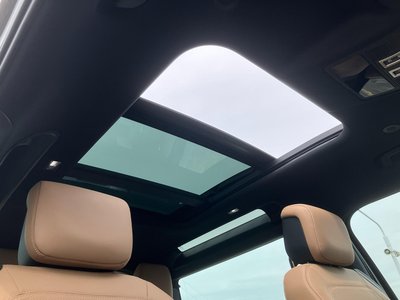 LAND ROVER DEFENDER - 9