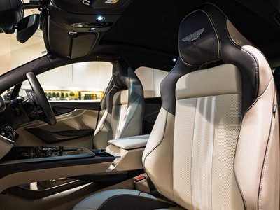 2025 Aston Martin DBX 缩略图 23