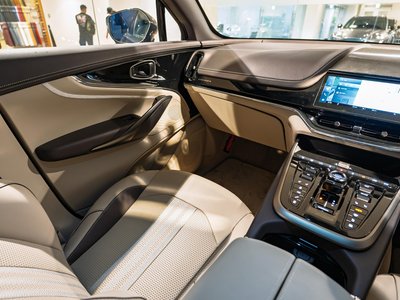 2025 Aston Martin DBX 缩略图 20