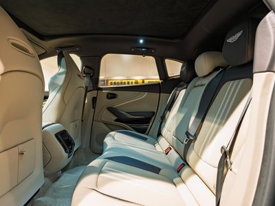 2025 Aston Martin DBX 缩略图 25
