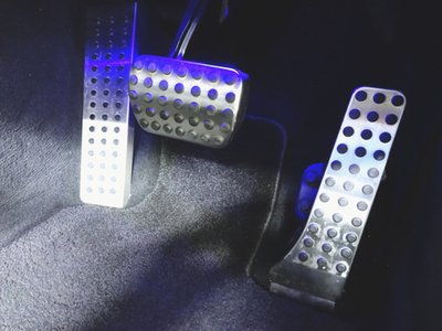 MERCEDES-BENZ E-CLASS - 9