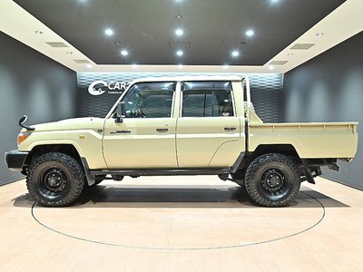 TOYOTA LAND CRUISER 70 PICKUP - 5