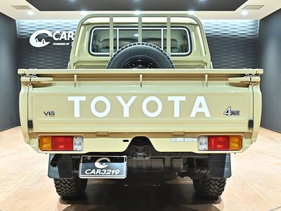 TOYOTA LAND CRUISER 70 PICKUP - 4