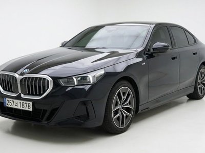 BMW 5 SERIES - 1
