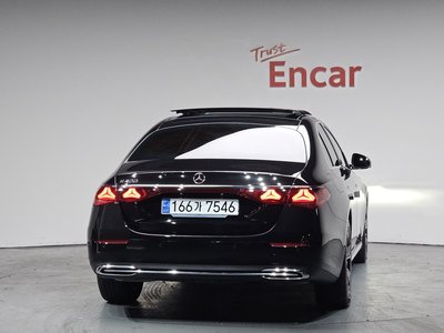 MERCEDES-BENZ E-CLASS - 3