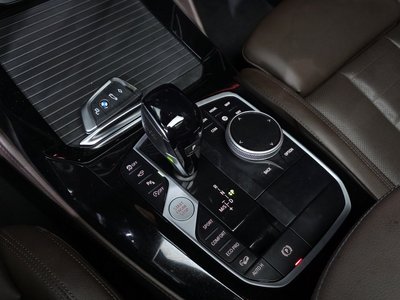 صورة 9 لـ 2024 BMW X4