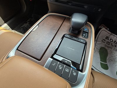 صورة مصغرة 16 لـ 2020 Lexus LS