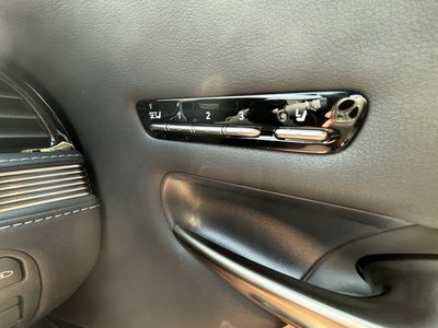 صورة مصغرة 21 لـ 2020 Lexus LS