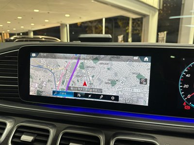 MERCEDES-BENZ GLS - 10