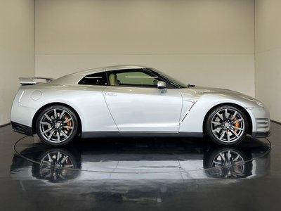 NISSAN GT-R - 5