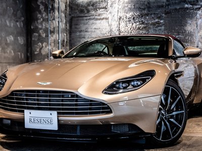 ASTON MARTIN DB11 VOLANTE