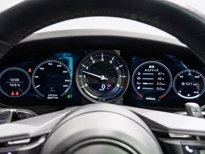 PORSCHE 911 - 6