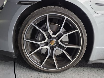 PORSCHE TAYCAN - 6