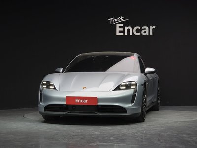 PORSCHE TAYCAN - 2