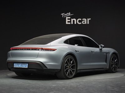PORSCHE TAYCAN - 4