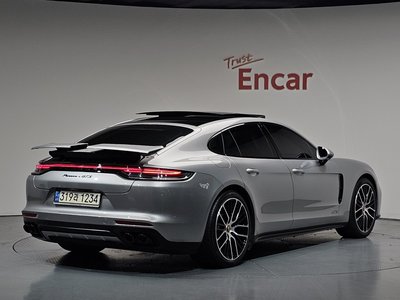 PORSCHE PANAMERA - 3