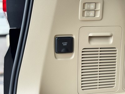 صورة مصغرة 47 لـ 2025 Toyota LAND CRUISER 300