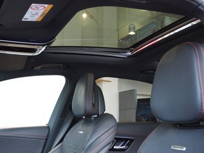 2023 Mercedes-BENZ C-CLASS AMG photo 3