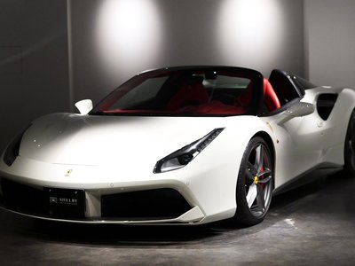 FERRARI 488 - 1