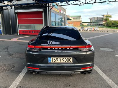 صورة 3 لـ 2021 Porsche PANAMERA