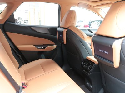 صورة مصغرة 44 لـ 2025 Lexus NX