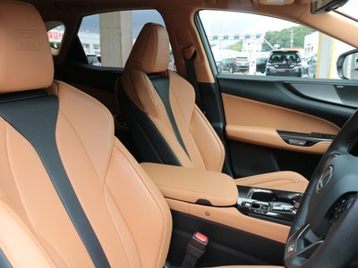 صورة مصغرة 40 لـ 2025 Lexus NX