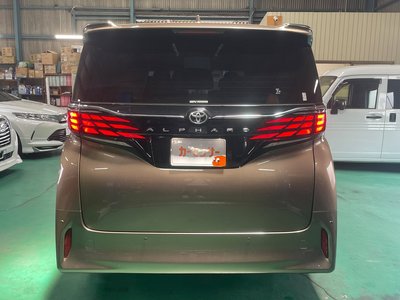 TOYOTA ALPHARD - 4