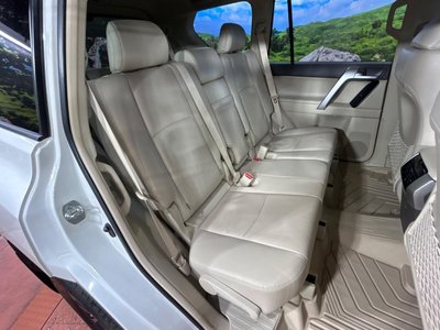 TOYOTA LAND CRUISER PRADO - 9