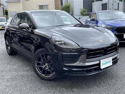 PORSCHE MACAN - 1