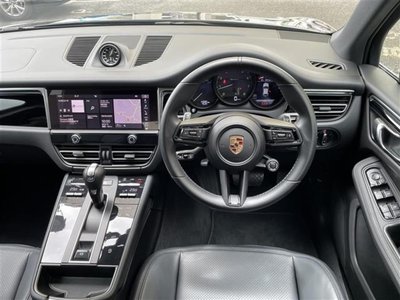 PORSCHE MACAN - 4