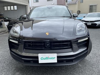 PORSCHE MACAN - 2
