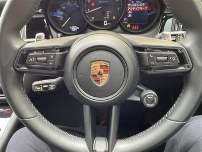 PORSCHE MACAN - 8