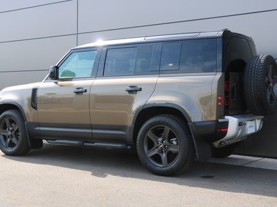 LAND ROVER DEFENDER - 2