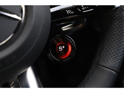 2025 Mercedes-BENZ GLC AMG thumbnail 50
