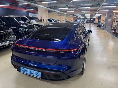 صورة 5 لـ 2023 Porsche TAYCAN