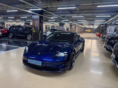 صورة 1 لـ 2023 Porsche TAYCAN