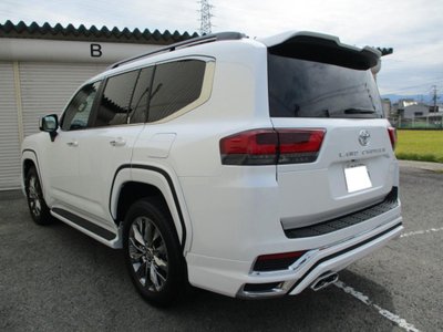 TOYOTA LAND CRUISER 300 - 9