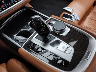 BMW 7 SERIES - 9