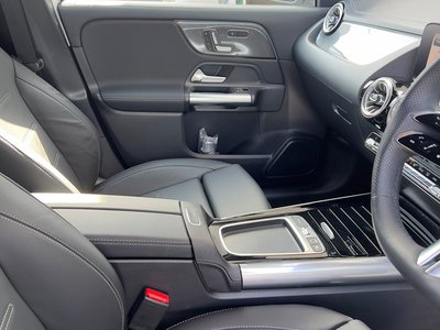 MERCEDES-BENZ GLA - 10